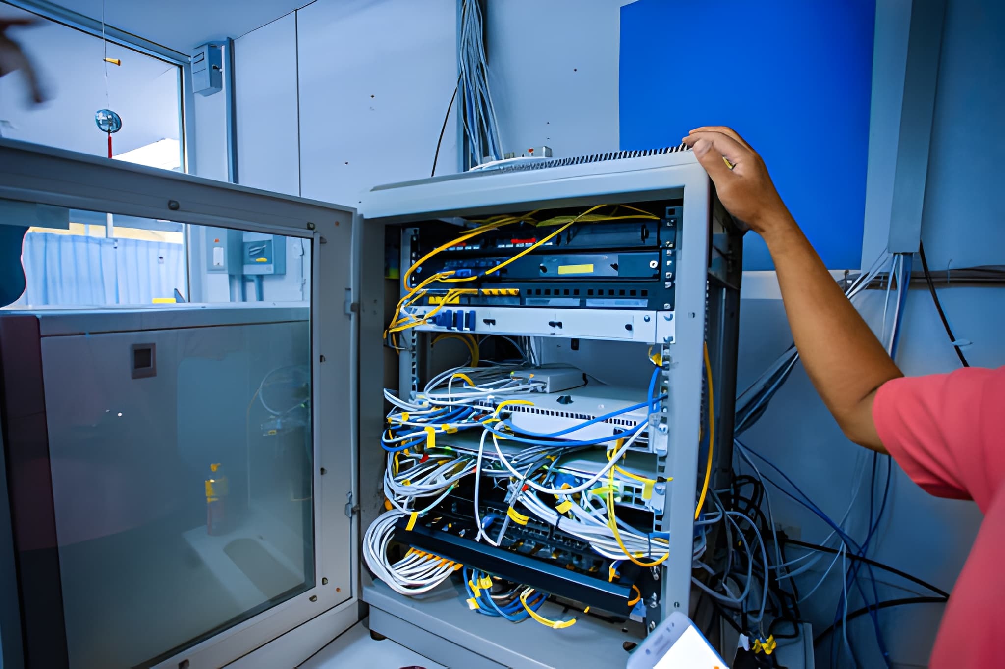 Structured Cabling vs Wireless: Which Is Better for Office Infrastructure?